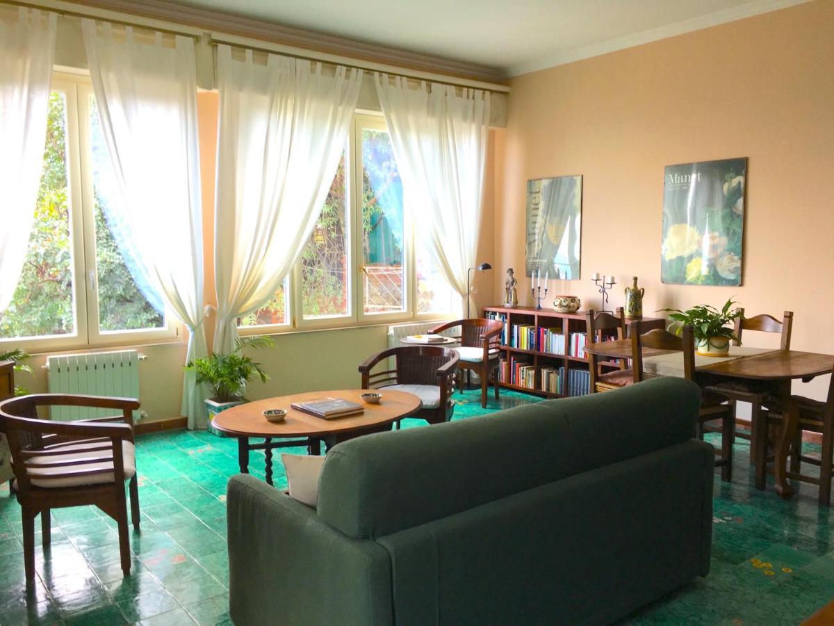 Casa Margot Jacuzzi Etna & Sea View Apartment