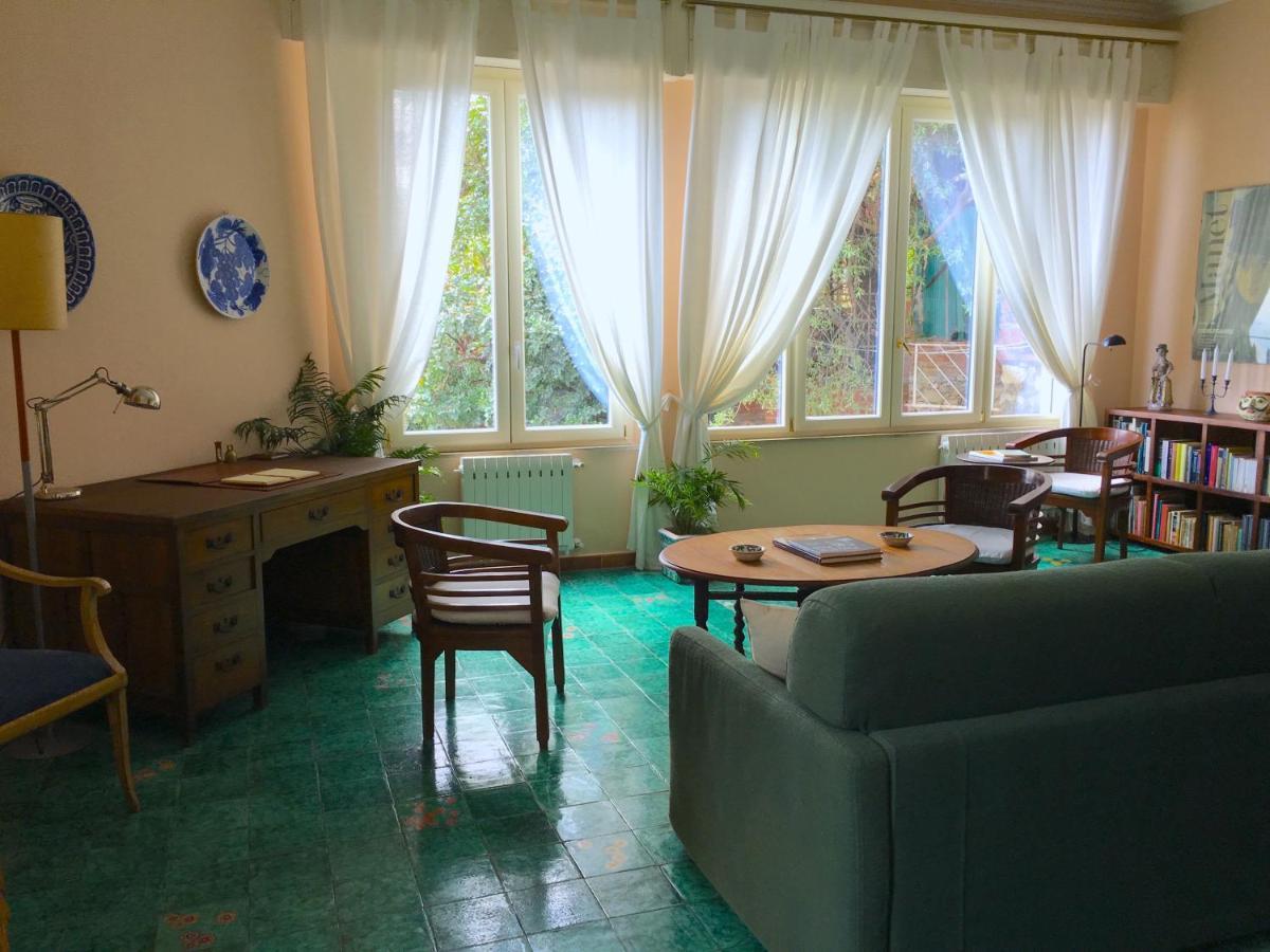 Casa Margot Jacuzzi Etna & Sea View Apartment *